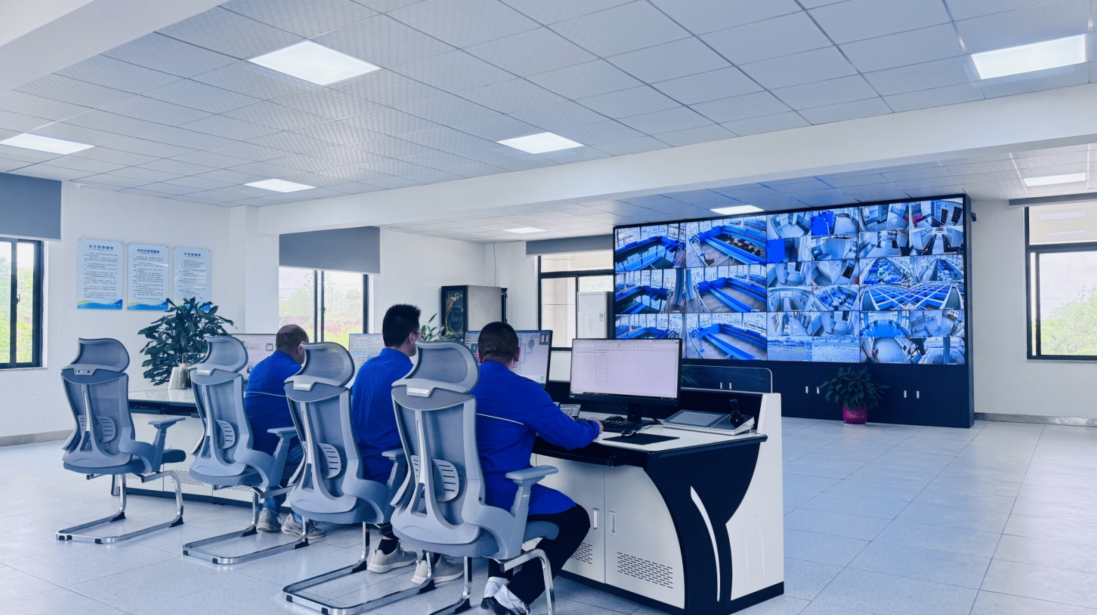 “水務(wù)藍(lán)”護(hù)航五一 清泉潤(rùn)澤祥和假期